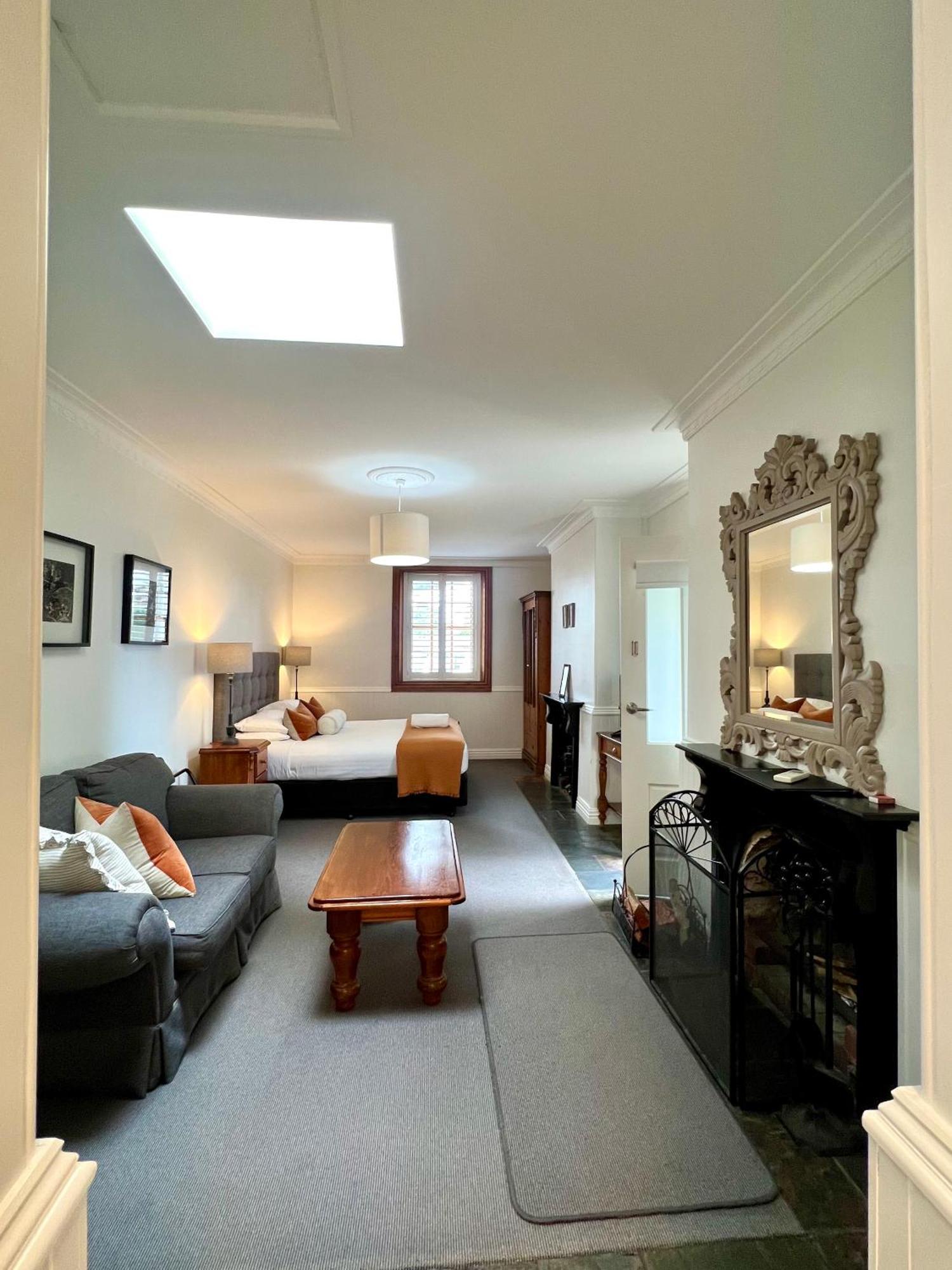 Seacombe House Motor Inn Port Fairy Exterior photo