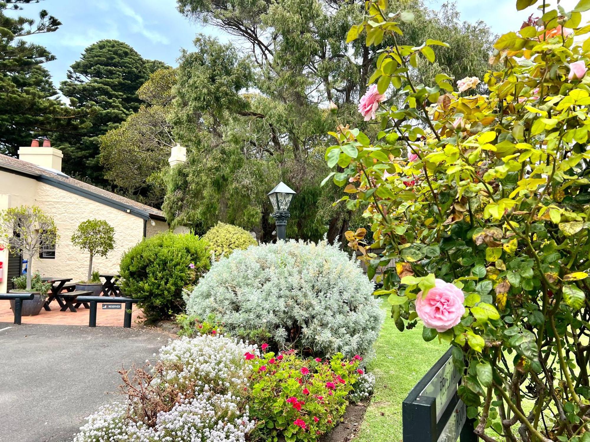 Seacombe House Motor Inn Port Fairy Exterior photo