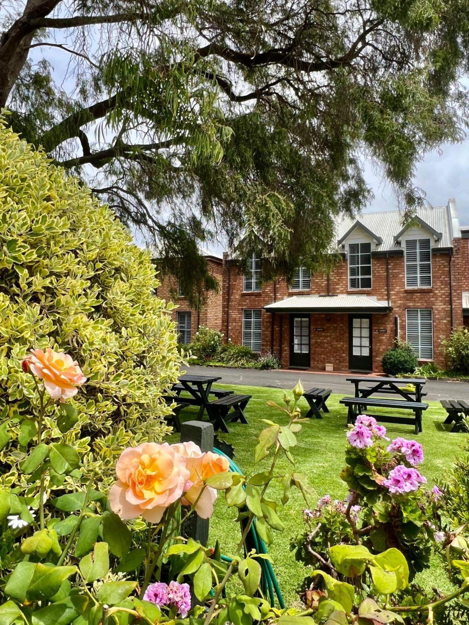 Seacombe House Motor Inn Port Fairy Exterior photo