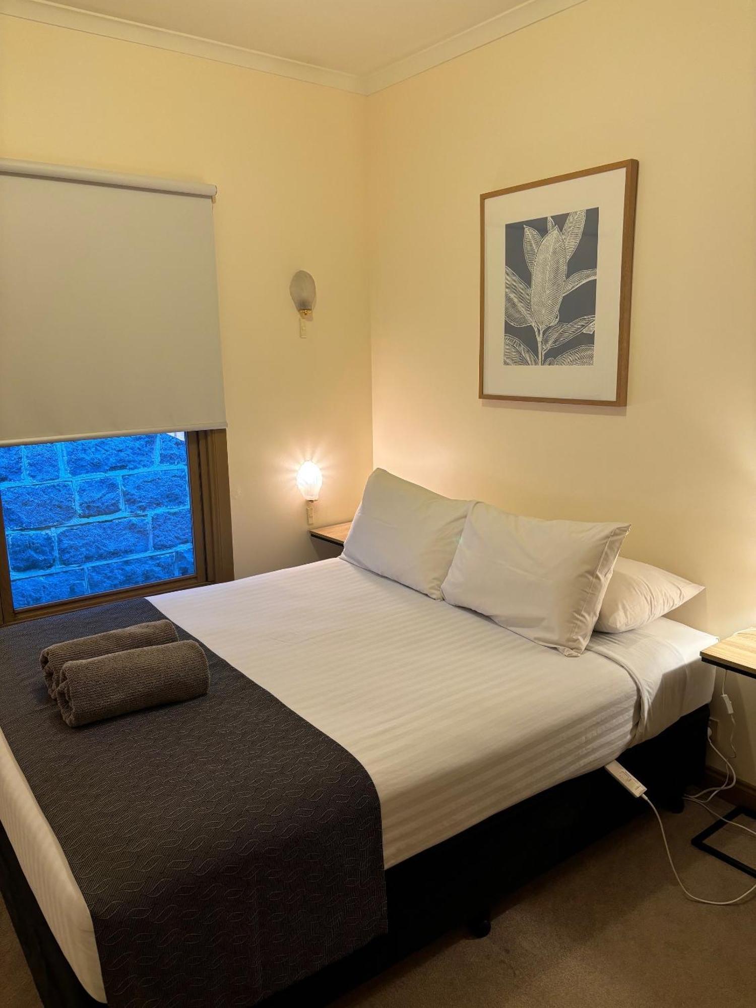 Seacombe House Motor Inn Port Fairy Exterior photo