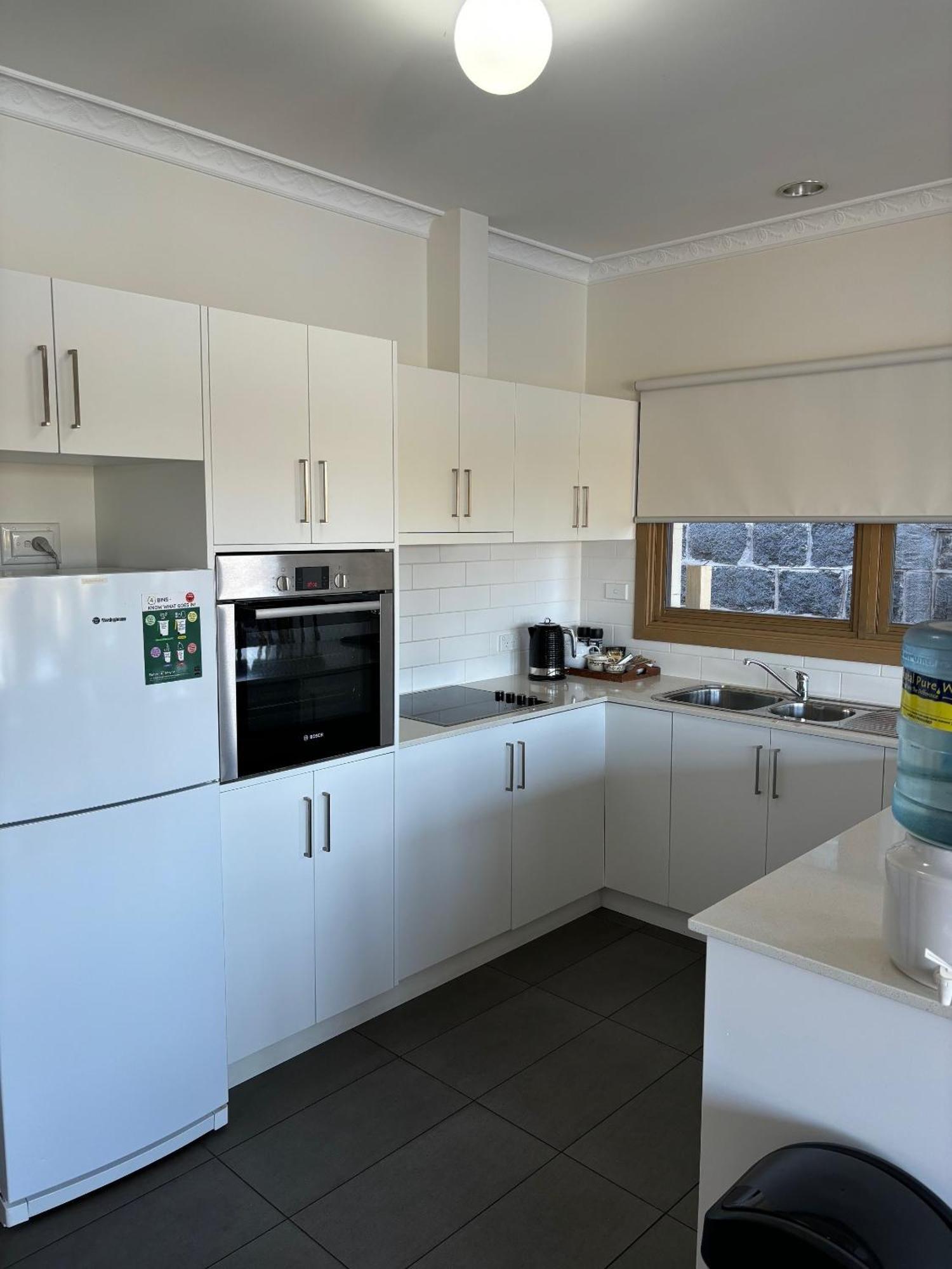 Seacombe House Motor Inn Port Fairy Exterior photo