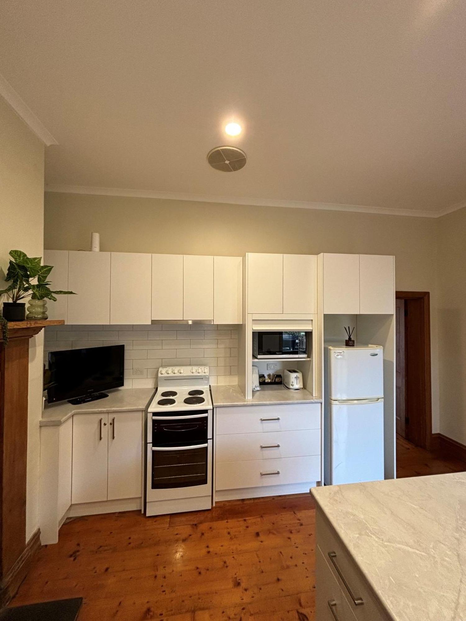 Seacombe House Motor Inn Port Fairy Exterior photo