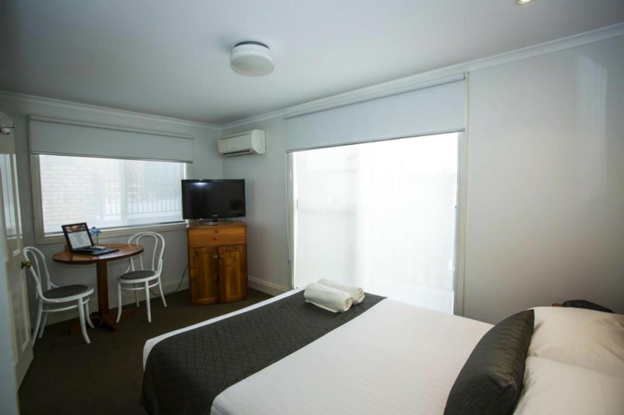 Seacombe House Motor Inn Port Fairy Exterior photo
